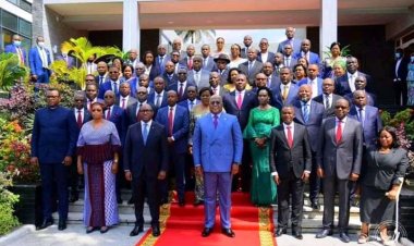 RDC : "Le président Tshisekedi ne va pas finir son premier mandat avec l'actuel gouvernement" (Prophétie de prophète Bakajika)
