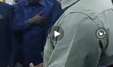 RDC : Le regard de Joseph Kabila sur les membres du PPRD lors de l'hymne du parti fait réagir les internautes (Vidéo)