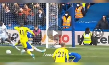 Premier League : Voici le but de Yoane Wissa marqué face à Chelsea deux minutes après son entrée (Vidéo)