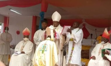 RDC : Qui est ce premier prêtre de l'église catholique à être renvoyé pour avoir eu des enfants hors mariage