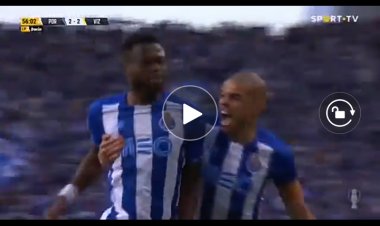 F.C Porto : Quand l'ancien de Real Madrid Pepe saute sur Mbemba pour son but acrobatique (Vidéo)