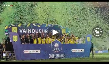 Football : La réaction de Moutousamy qui devient le premier congolais à remporter la coupe de France (Vidéo)