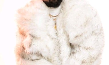 Flash : Découvrez "Ekoyebana" le nouveau clip de Ferré Gola
