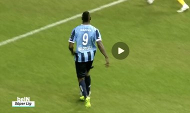 Ce super but de Mario Balotelli, c'est complètement  fou