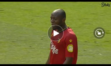 Premier League : Le magnifique tir de Edo Kayembe devant Chelsea (Vidéo)