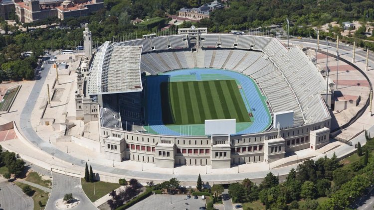 Football : Découvrez le nouveau stade où va évoluer le FC Barcelone la saison prochaine