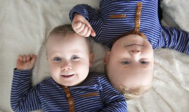 Incroyable : Une femme donne naissance à des jumeaux dans deux années différentes