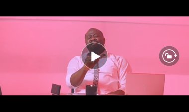 Musique : De qui parle Moïse Mbiye dans sa nouvelle chanson Esimbi te (Vidéo)