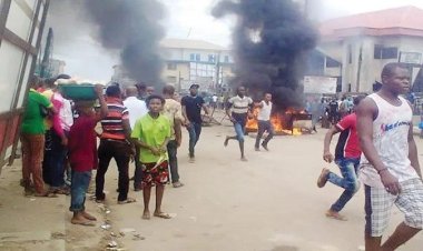 Nigeria : Une pr0stituée a été tuée et brûlée vive pour avoir gardé le coran dans sa chambr