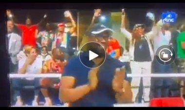 Match de Gala léopards : les dribles magiques de Mbala biscotte ovationnés par le ministre de sport (Vidéo)