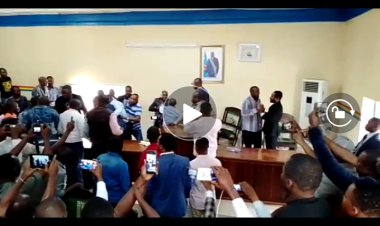 Tshopo : Bagarre à l'assemblée provinciale entre les députés provinciaux en pleine plénière (Vidéo)