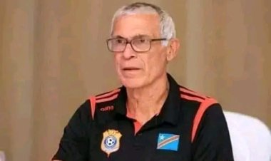 Football : Deux noms déjà pour succéder Hector Cuper à la tête des léopards