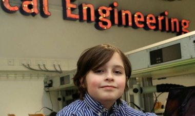 Incroyable/ A 12 ans, il obtient un Master en Physique, découvrez ce génie petit garçon