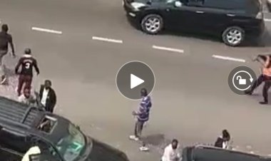 Urgent : Des gaz lacrymogènes jetés sur Kabund au niveau du boulevard de 30 juin (vidéo)