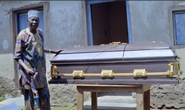 Incroyable:  Dans ce pays  avant sa mort, un homme organise des répétitions de danse et pleurs pour le jour de ses obsèques