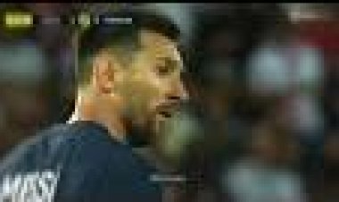Football : La vidéo de Mbappe qui bouscule Messi inondé la toile (Vidéo)