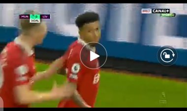 Manchester United : Le joli but de Sancho après avoir effacé intelligemment la défense de Liverpool (Vidéo)