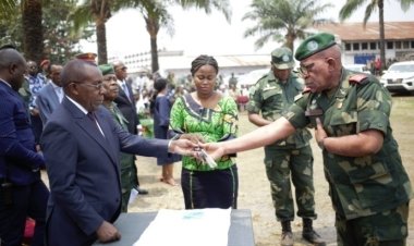 Remise de 37 véhicules aux officiers généraux des FARDC