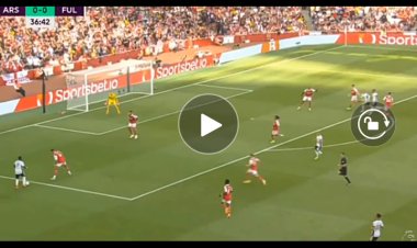 Premier League : La déviation de Neeskens Kebano devant les défenseurs d'Arsenal (vidéo)