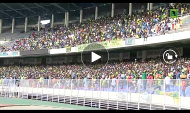 V.Club : l'ambiance des supporters lors de la présentation des nouveaux et anciens joueurs (vidéo)