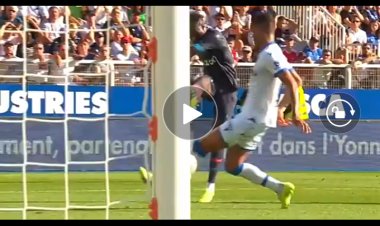 Auxerre vs Marseille : Chancel Mbemba tente de marquer encore (Vidéo)