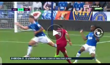 Foot : Très décisif, le gardien Jordan Pickford sauve Everton devant Liverpool (Vidéo)