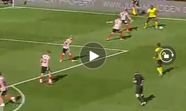 Watford vs Sunderland : Les dribbles magiques d'Edo Kayembe ovationnés par le public (Vidéo)