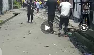 RDC : L'acte de bravoure de ce policier envers un kuluna salué par la population (Vidéo)