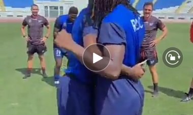 RDC : Mukoko Amale accueille le nouveau leopard Arnaud Lusamba avec sa danse de Bizutage (vidéo)