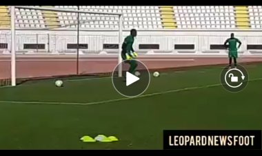 Foot : Les arrêts de Joël Kiassumba à l'entraînement (vidéo)