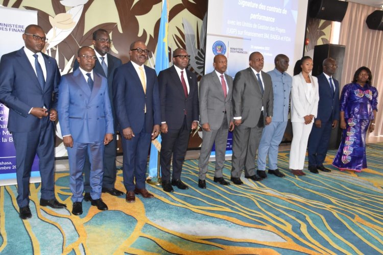 RDC: Sama Lukonde a présidé la cérémonie de signature des contrats de performance avec les bailleurs des fonds