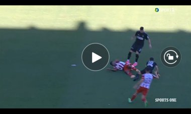 Grèce : Cette faute sur Bakambu qui a créé le penalty (vidéo)
