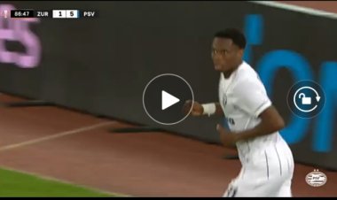 Europa League : D'une détente à la Ronaldo, le congolais Jonathan Okita marque face à PSV  (Vidéo)