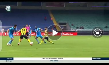Foot : La passe décisive du capitaine Bolasie (vidéo)