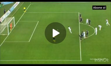 Foot : Le pénalty de Yannick Bolasie marqué à la Dieu Merci Mbokani (vidéo)