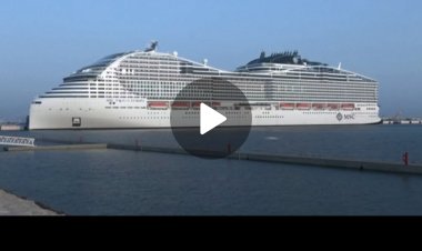 Qatar 2022: L'arrivée du premier hôtel flottant dans le port de Doha (vidéo)