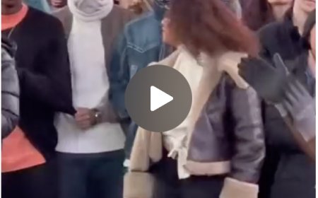 Mbappé et Hakimi ni vu, ni connu dans la foule à New-York.