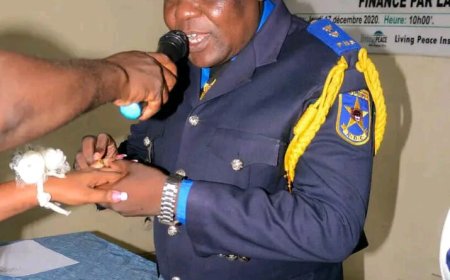 RDC : Un officier de la police suspendu après avoir partagé des images pornographiques dans un groupe WhatsApp
