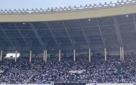 #RDC: "Fatshi, oyebela, mandat esili". Ont scandé les jeunes ce jeudi au Stade des Martyrs en présence du Saint Père en visite apostolique à Kinshasa