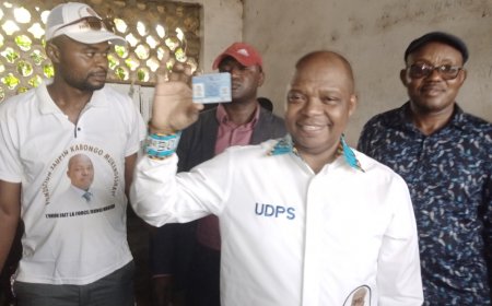 Kasaï-Central : Après avoir obtenu sa carte d'électeur, Taupin Kabongo lance un message fort à la population