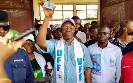 Kasaï : Après avoir eu sa carte d'électeur, Constantin Mbengele appelle à un enrôlement massif