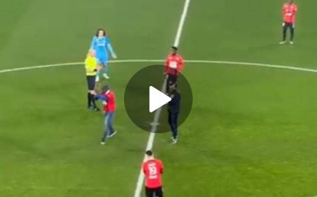 Foot: Invité par le Stade Rennais, Shabani Nonda a donné le coup d’envoi du match entre son ancien club et l’OM (Vidéo)
