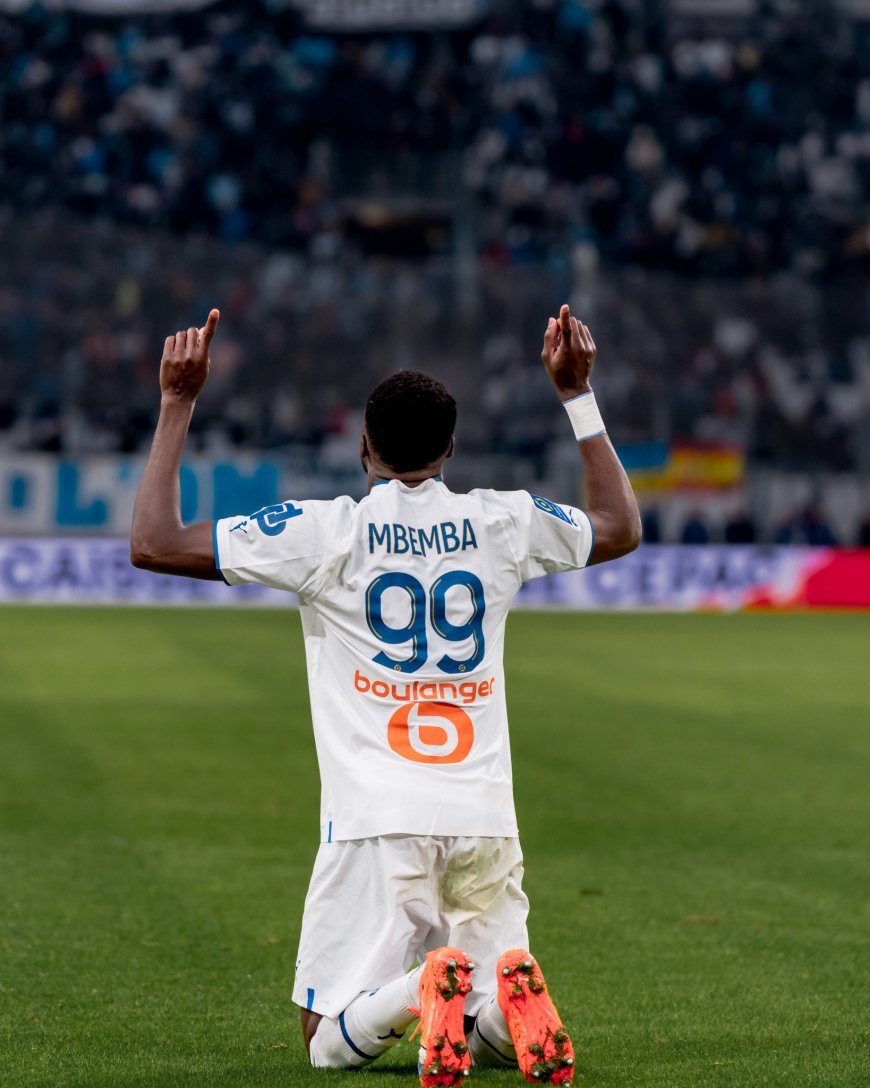 Marseille en infériorité numérique surclasse Strasbourg grâce à Chancel Mbemba