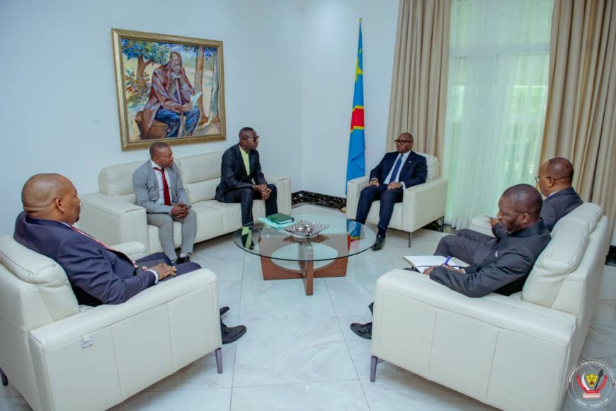 Le Directeur Général du Guichet unique de délivrance de Permis de Construire (GUPEC), une institution déjà en fonctionnement à Kinshasa, a été reçu par le Premier Ministre Jean-Michel Sama Lukonde.