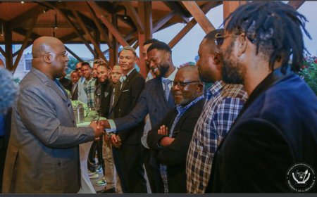 Le Président Félix Tshisekedi a reçu, ce mardi à la #citéUA, les Léopards de la #RDC qui viennent de relancer le pays dans la qualification pour la CAN 2024 après leur victoire face au #Gabon.