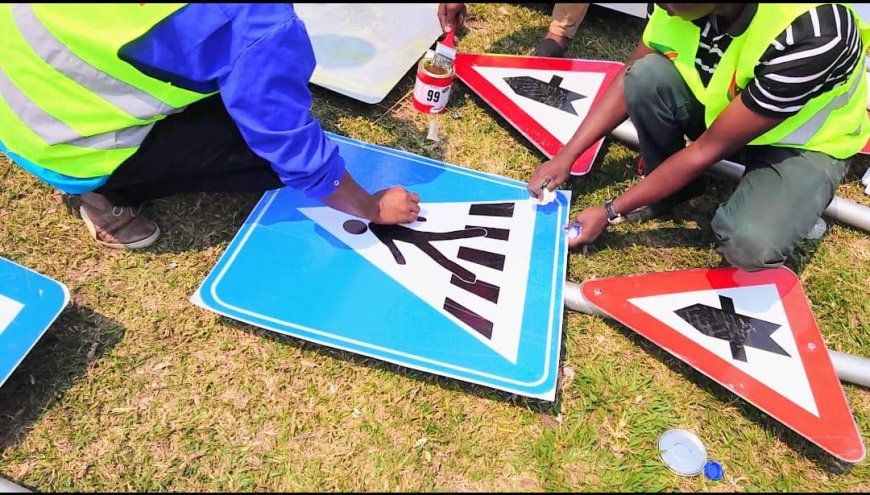 RDC : La deuxième phase de l'implantation des panneaux routiers a été Lancé à Kinshasa