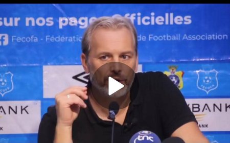 Foot : lors de la conférence de presse après match, Sébastien desabre parle des Meschack Elia et Théo Bongonda (vidéo)