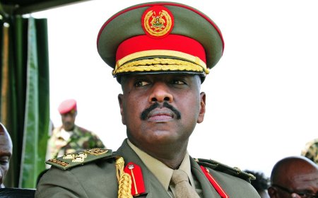Ouganda: le président Museveni nomme son fils à la tête de l'armée