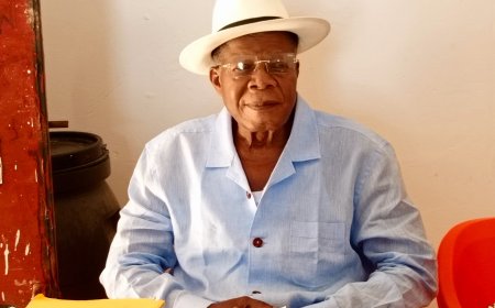Kasaï Central : Écarté sur la liste des candidats Gouverneurs, Professeur Emmanuel Kabatusuila salue l'élection de Moïse Kambulu