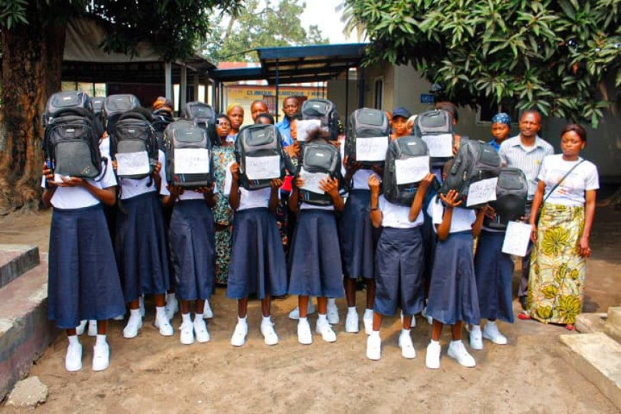 Kasaï Central - KOICA : Grâce à l'appui du PNUD, FMMDI offre des kits scolaires aux élèves filles à Kananga